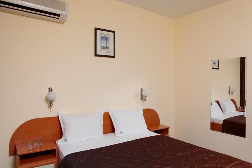 Hotel Yanis Лозенец Экстерьер фото