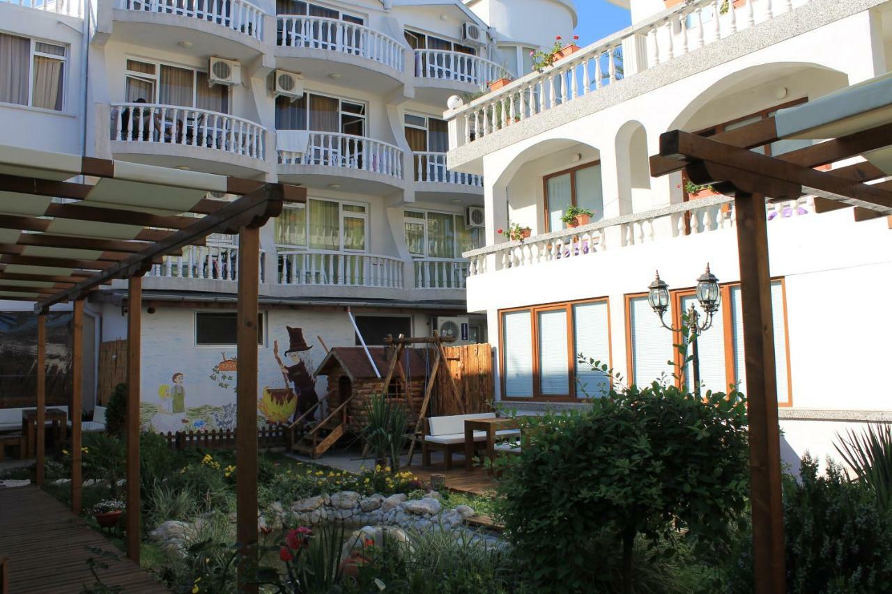Hotel Yanis Лозенец Экстерьер фото