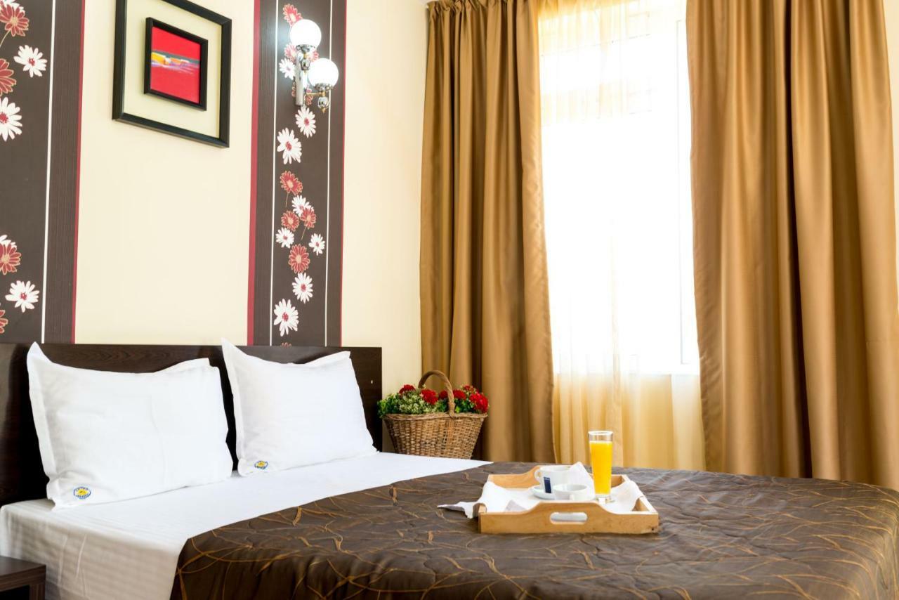 Hotel Yanis Лозенец Экстерьер фото
